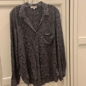 Bella Dahl gray with black print button down